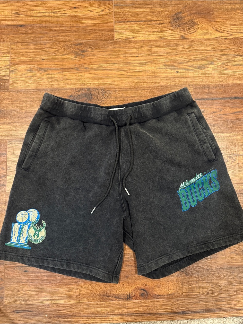 Men's Abercrombie & Fitch NBA Milwaukee Bucks Shorts sz: XL Relaxed